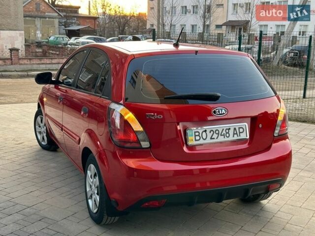 Красный Киа Рио, объемом двигателя 1.4 л и пробегом 120 тыс. км за 5450 $, фото 19 на Automoto.ua