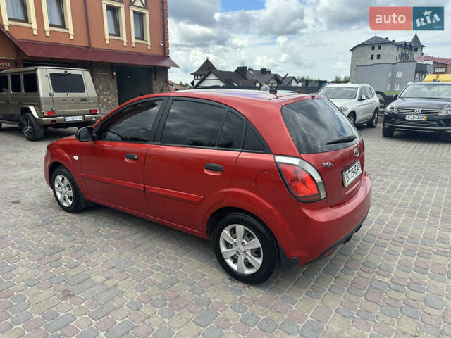 Красный Киа Рио, объемом двигателя 1.4 л и пробегом 119 тыс. км за 5777 $, фото 2 на Automoto.ua