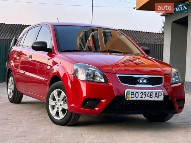 Красный Киа Рио, объемом двигателя 1.4 л и пробегом 120 тыс. км за 5450 $, фото 27 на Automoto.ua
