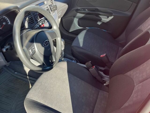 Красный Киа Рио, объемом двигателя 1.4 л и пробегом 144 тыс. км за 7200 $, фото 14 на Automoto.ua