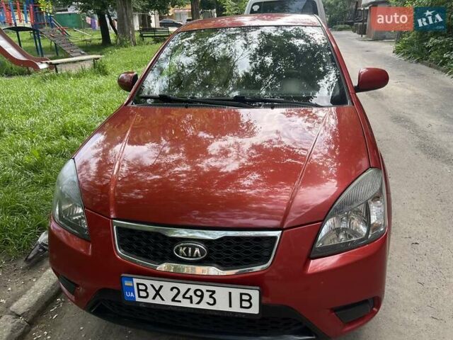 Красный Киа Рио, объемом двигателя 1.4 л и пробегом 105 тыс. км за 5500 $, фото 1 на Automoto.ua