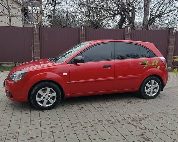 Красный Киа Рио, объемом двигателя 1.4 л и пробегом 120 тыс. км за 5000 $, фото 5 на Automoto.ua
