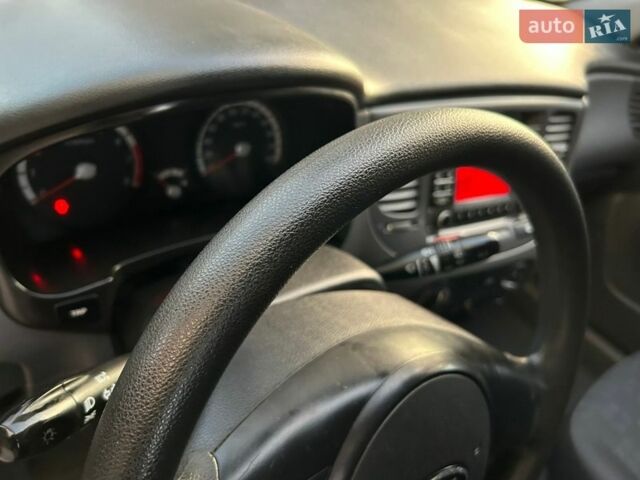 Красный Киа Рио, объемом двигателя 1.4 л и пробегом 120 тыс. км за 5450 $, фото 9 на Automoto.ua