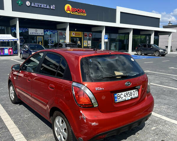 Красный Киа Рио, объемом двигателя 1.4 л и пробегом 121 тыс. км за 5800 $, фото 2 на Automoto.ua