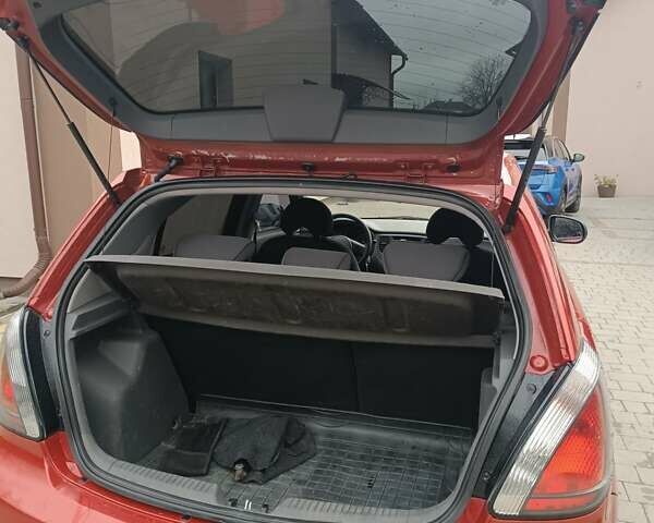 Красный Киа Рио, объемом двигателя 1.4 л и пробегом 120 тыс. км за 5000 $, фото 14 на Automoto.ua