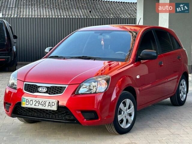 Красный Киа Рио, объемом двигателя 1.4 л и пробегом 120 тыс. км за 5450 $, фото 14 на Automoto.ua