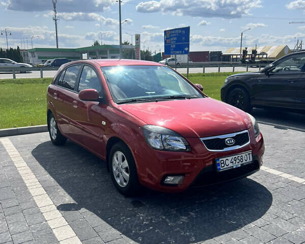Красный Киа Рио, объемом двигателя 1.4 л и пробегом 121 тыс. км за 5800 $, фото 5 на Automoto.ua