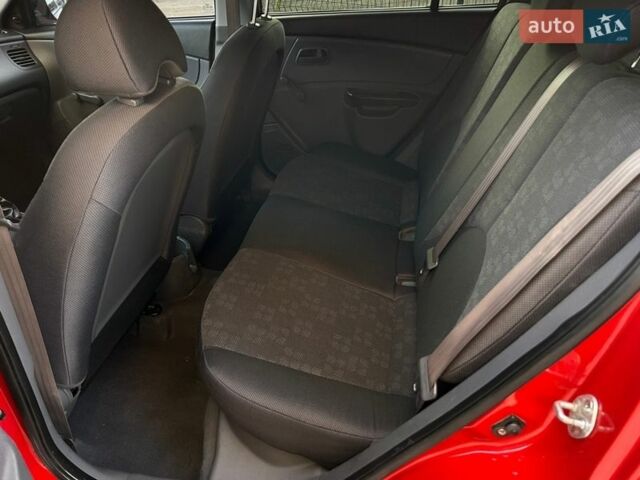 Красный Киа Рио, объемом двигателя 1.4 л и пробегом 120 тыс. км за 5450 $, фото 11 на Automoto.ua