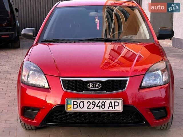 Красный Киа Рио, объемом двигателя 1.4 л и пробегом 120 тыс. км за 5450 $, фото 39 на Automoto.ua