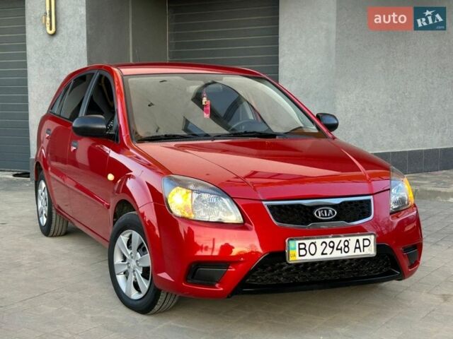 Красный Киа Рио, объемом двигателя 1.4 л и пробегом 120 тыс. км за 5450 $, фото 18 на Automoto.ua