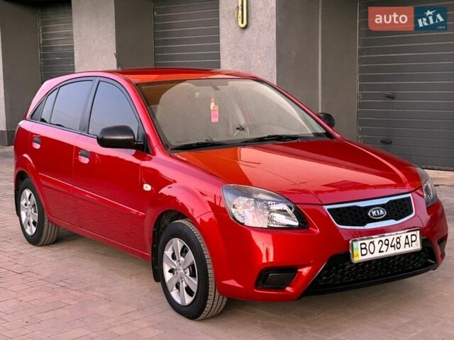 Красный Киа Рио, объемом двигателя 1.4 л и пробегом 120 тыс. км за 5450 $, фото 42 на Automoto.ua