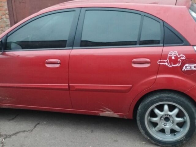 Красный Киа Рио, объемом двигателя 1.4 л и пробегом 275 тыс. км за 4655 $, фото 9 на Automoto.ua