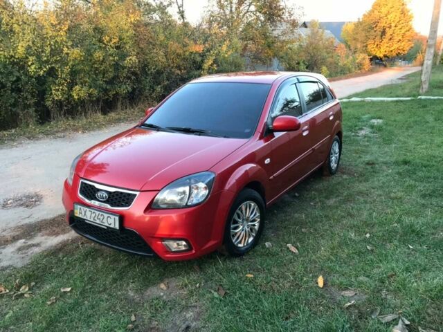 Красный Киа Рио, объемом двигателя 1.4 л и пробегом 95 тыс. км за 8000 $, фото 9 на Automoto.ua