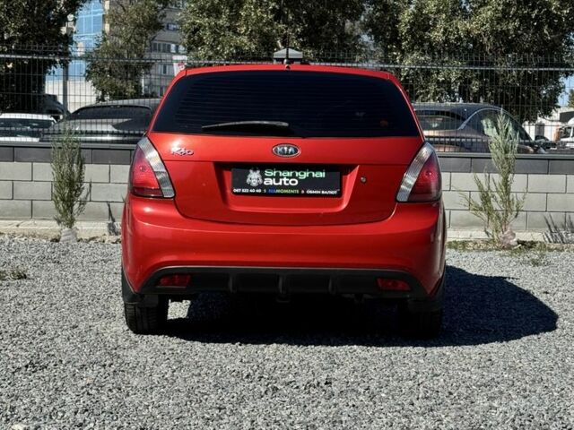 Красный Киа Рио, объемом двигателя 1.4 л и пробегом 211 тыс. км за 6000 $, фото 5 на Automoto.ua