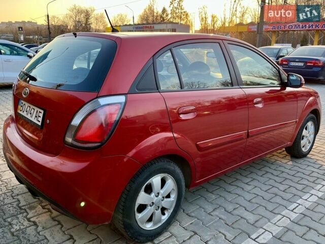Красный Киа Рио, объемом двигателя 1.4 л и пробегом 173 тыс. км за 5500 $, фото 7 на Automoto.ua