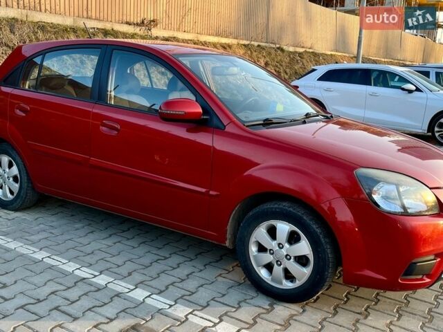 Красный Киа Рио, объемом двигателя 1.4 л и пробегом 173 тыс. км за 5500 $, фото 5 на Automoto.ua