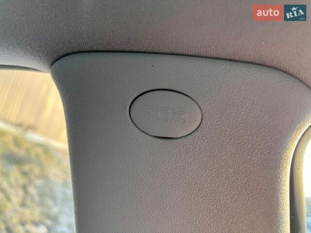 Червоний Кіа Ріо, об'ємом двигуна 1.4 л та пробігом 171 тис. км за 5700 $, фото 17 на Automoto.ua