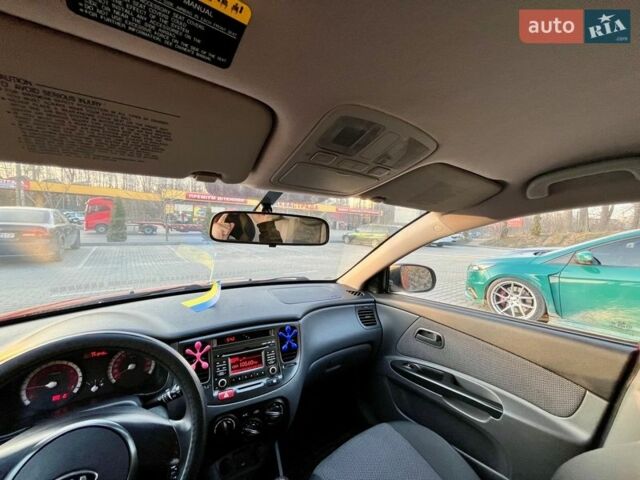 Красный Киа Рио, объемом двигателя 1.4 л и пробегом 173 тыс. км за 5500 $, фото 13 на Automoto.ua