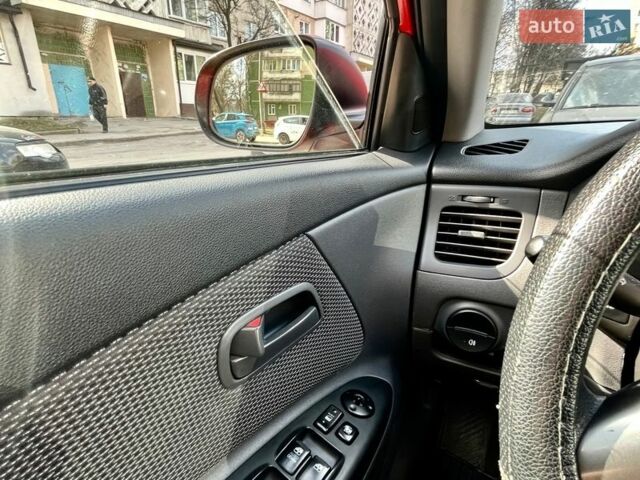 Червоний Кіа Ріо, об'ємом двигуна 1.4 л та пробігом 171 тис. км за 5700 $, фото 21 на Automoto.ua