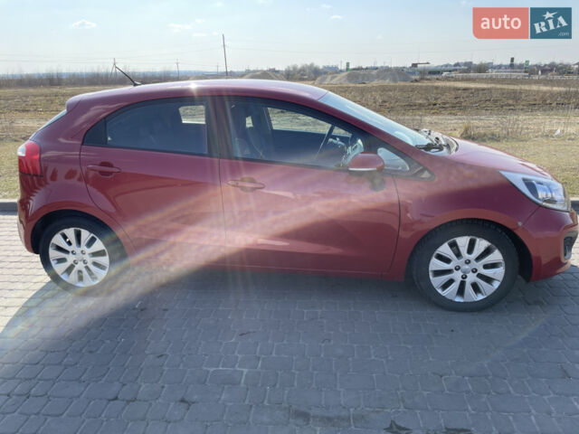 Красный Киа Рио, объемом двигателя 1.4 л и пробегом 209 тыс. км за 6000 $, фото 5 на Automoto.ua