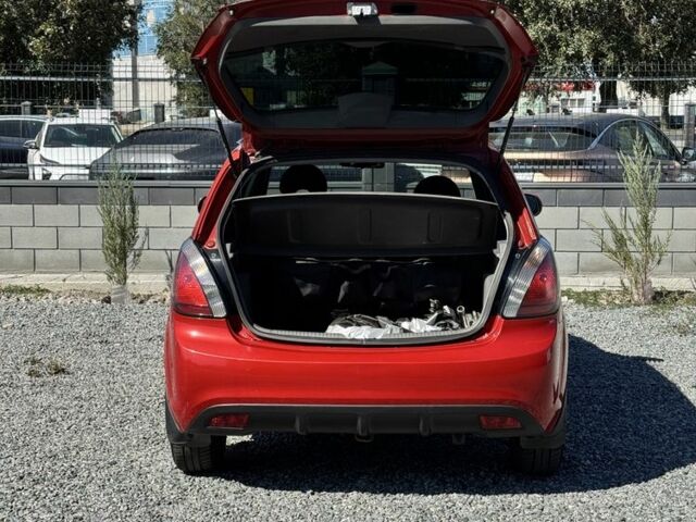 Красный Киа Рио, объемом двигателя 1.4 л и пробегом 211 тыс. км за 6000 $, фото 6 на Automoto.ua