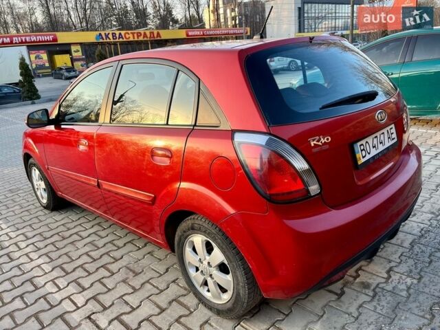 Червоний Кіа Ріо, об'ємом двигуна 1.4 л та пробігом 171 тис. км за 5700 $, фото 8 на Automoto.ua
