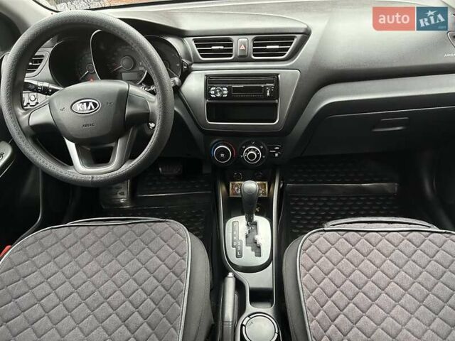 Красный Киа Рио, объемом двигателя 1.4 л и пробегом 181 тыс. км за 6800 $, фото 10 на Automoto.ua