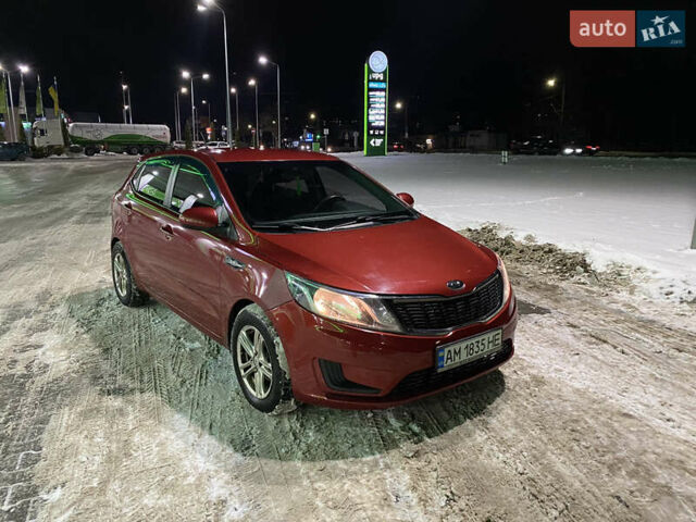 Червоний Кіа Ріо, об'ємом двигуна 1.4 л та пробігом 163 тис. км за 5600 $, фото 3 на Automoto.ua