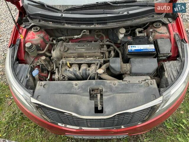 Красный Киа Рио, объемом двигателя 1.59 л и пробегом 103 тыс. км за 7129 $, фото 6 на Automoto.ua
