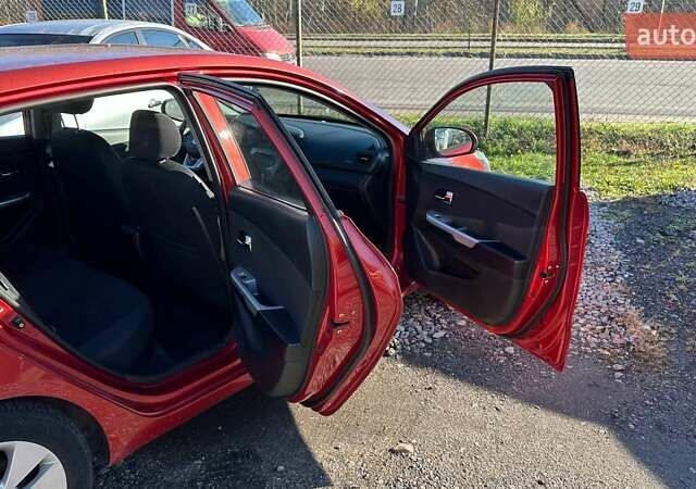 Красный Киа Рио, объемом двигателя 1.59 л и пробегом 103 тыс. км за 7129 $, фото 5 на Automoto.ua