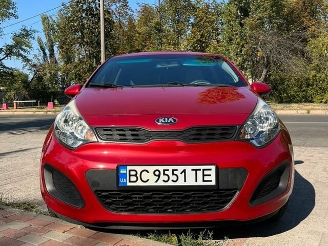 Червоний Кіа Ріо, об'ємом двигуна 1.6 л та пробігом 137 тис. км за 7800 $, фото 2 на Automoto.ua