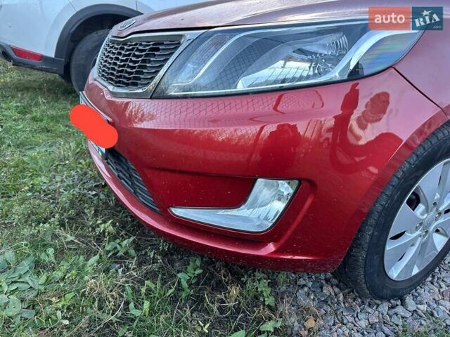 Красный Киа Рио, объемом двигателя 1.59 л и пробегом 103 тыс. км за 7129 $, фото 4 на Automoto.ua