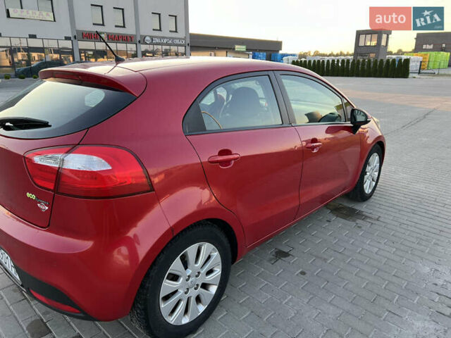 Красный Киа Рио, объемом двигателя 1.1 л и пробегом 203 тыс. км за 6200 $, фото 3 на Automoto.ua