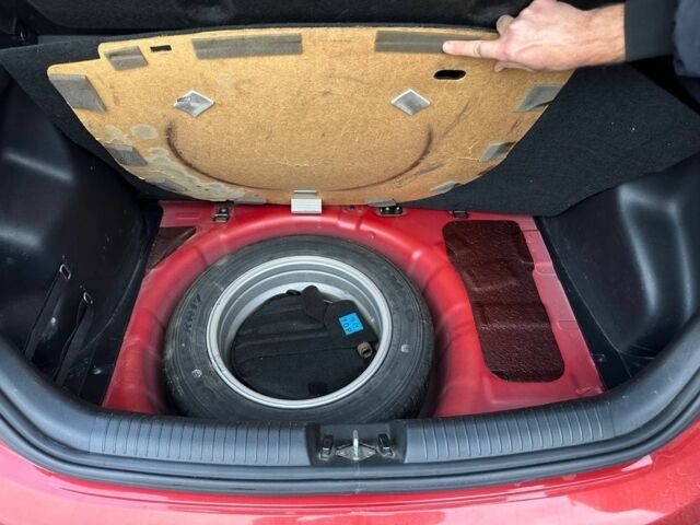 Красный Киа Рио, объемом двигателя 1.6 л и пробегом 103 тыс. км за 7100 $, фото 6 на Automoto.ua