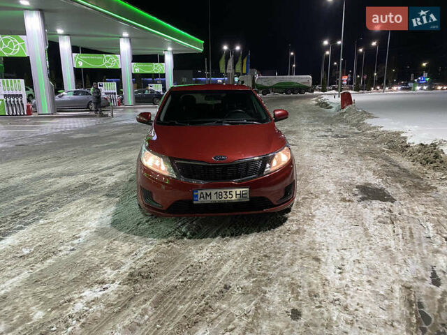 Червоний Кіа Ріо, об'ємом двигуна 1.4 л та пробігом 163 тис. км за 5600 $, фото 4 на Automoto.ua