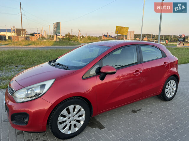 Красный Киа Рио, объемом двигателя 1.1 л и пробегом 203 тыс. км за 6000 $, фото 4 на Automoto.ua
