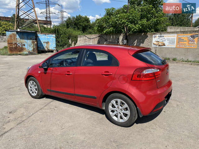 Червоний Кіа Ріо, об'ємом двигуна 1.12 л та пробігом 188 тис. км за 6400 $, фото 9 на Automoto.ua