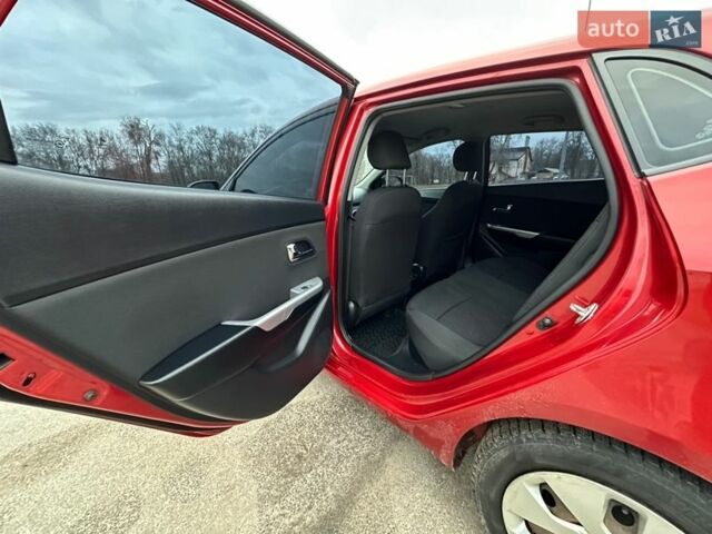 Червоний Кіа Ріо, об'ємом двигуна 1.59 л та пробігом 137 тис. км за 7500 $, фото 28 на Automoto.ua