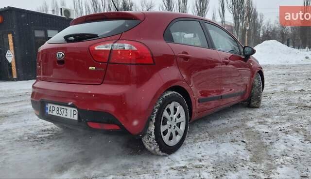 Красный Киа Рио, объемом двигателя 1.12 л и пробегом 97 тыс. км за 6700 $, фото 3 на Automoto.ua