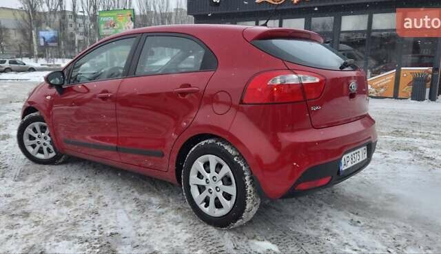 Красный Киа Рио, объемом двигателя 1.12 л и пробегом 97 тыс. км за 6700 $, фото 4 на Automoto.ua