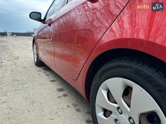 Червоний Кіа Ріо, об'ємом двигуна 1.59 л та пробігом 137 тис. км за 7500 $, фото 4 на Automoto.ua