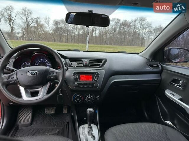 Червоний Кіа Ріо, об'ємом двигуна 1.59 л та пробігом 137 тис. км за 7500 $, фото 22 на Automoto.ua