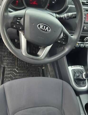 Красный Киа Рио, объемом двигателя 1.12 л и пробегом 97 тыс. км за 6700 $, фото 10 на Automoto.ua