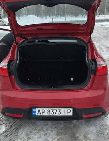 Красный Киа Рио, объемом двигателя 1.12 л и пробегом 97 тыс. км за 6700 $, фото 5 на Automoto.ua