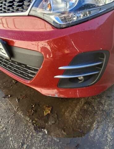 Червоний Кіа Ріо, об'ємом двигуна 1.4 л та пробігом 104 тис. км за 9500 $, фото 5 на Automoto.ua