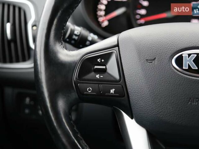 Красный Киа Рио, объемом двигателя 1.4 л и пробегом 77 тыс. км за 12000 $, фото 18 на Automoto.ua