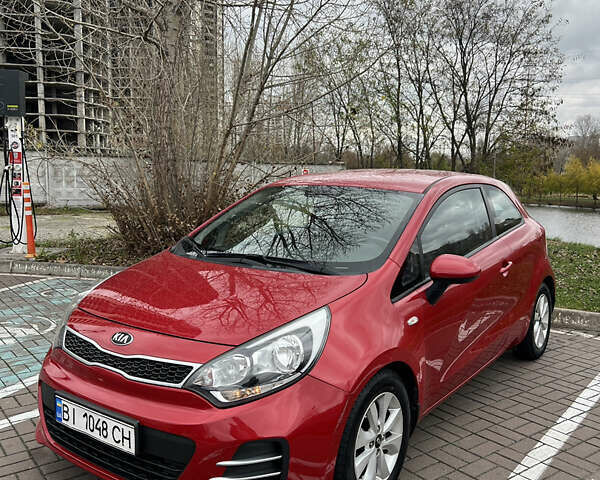 Красный Киа Рио, объемом двигателя 1.4 л и пробегом 77 тыс. км за 12200 $, фото 1 на Automoto.ua