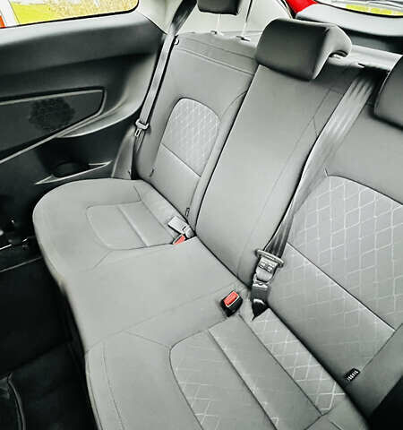 Красный Киа Рио, объемом двигателя 1.4 л и пробегом 77 тыс. км за 12200 $, фото 11 на Automoto.ua