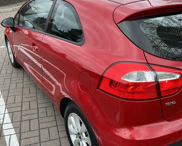 Красный Киа Рио, объемом двигателя 1.4 л и пробегом 77 тыс. км за 12200 $, фото 8 на Automoto.ua