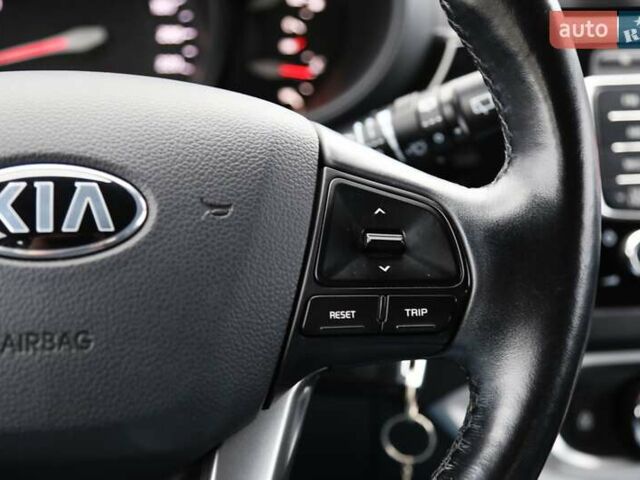 Красный Киа Рио, объемом двигателя 1.4 л и пробегом 77 тыс. км за 12000 $, фото 20 на Automoto.ua